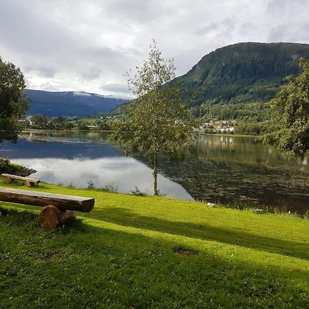 At The Lakeside - Villa Skulestadmo Екстер'єр фото