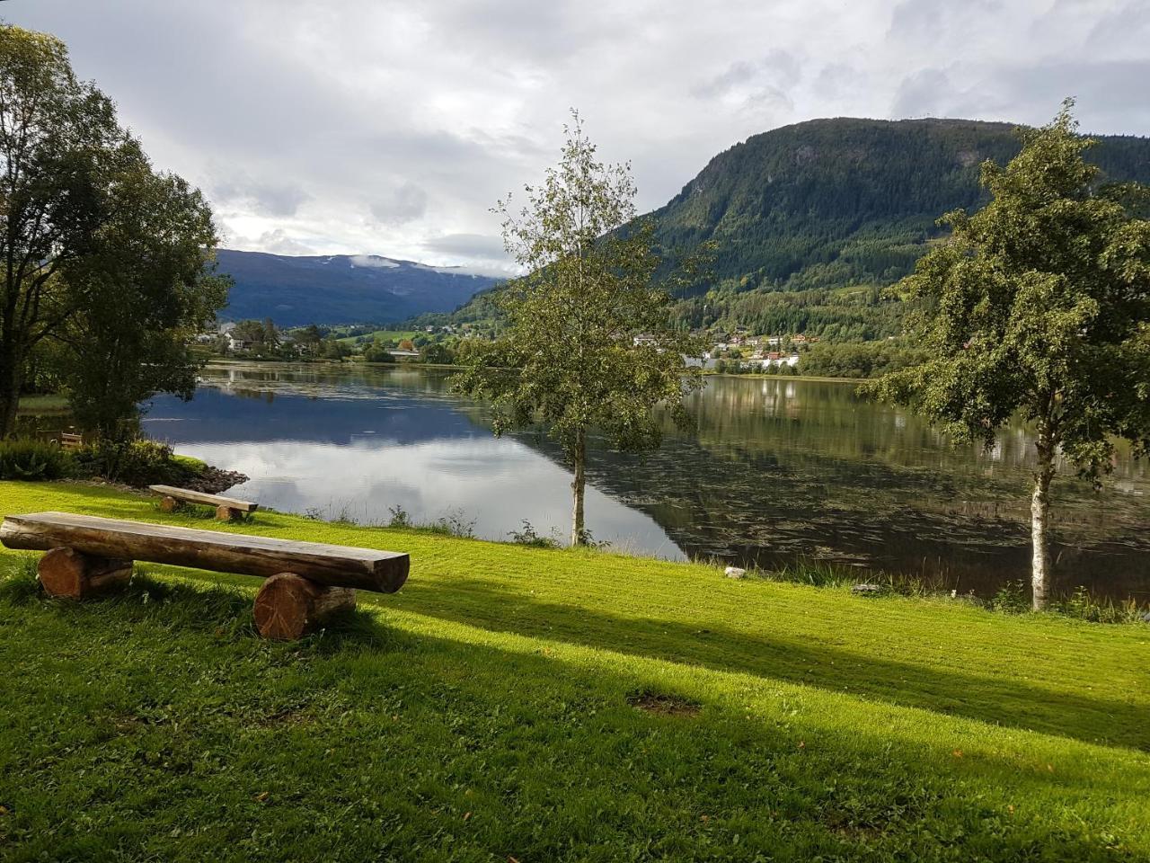 At The Lakeside - Villa Skulestadmo Екстер'єр фото